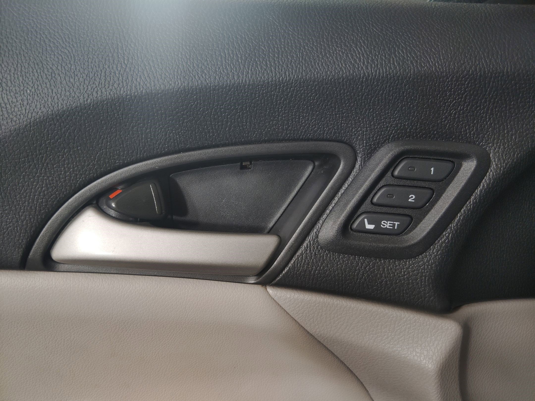 Used 2011 Honda Accord EX-L image 28