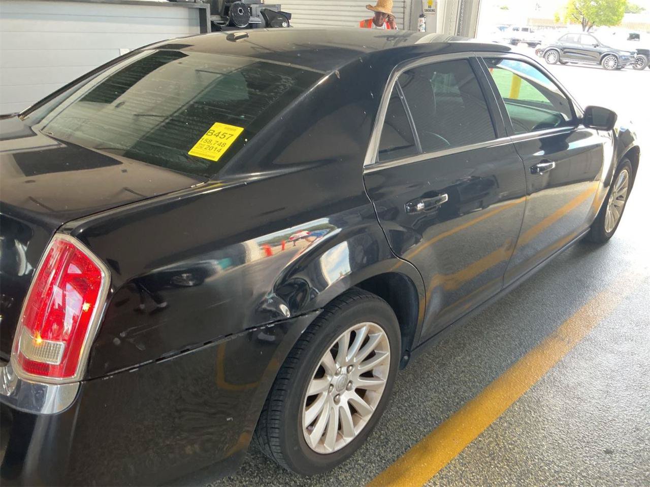 Used 2014 Chrysler 300 RWD image 3