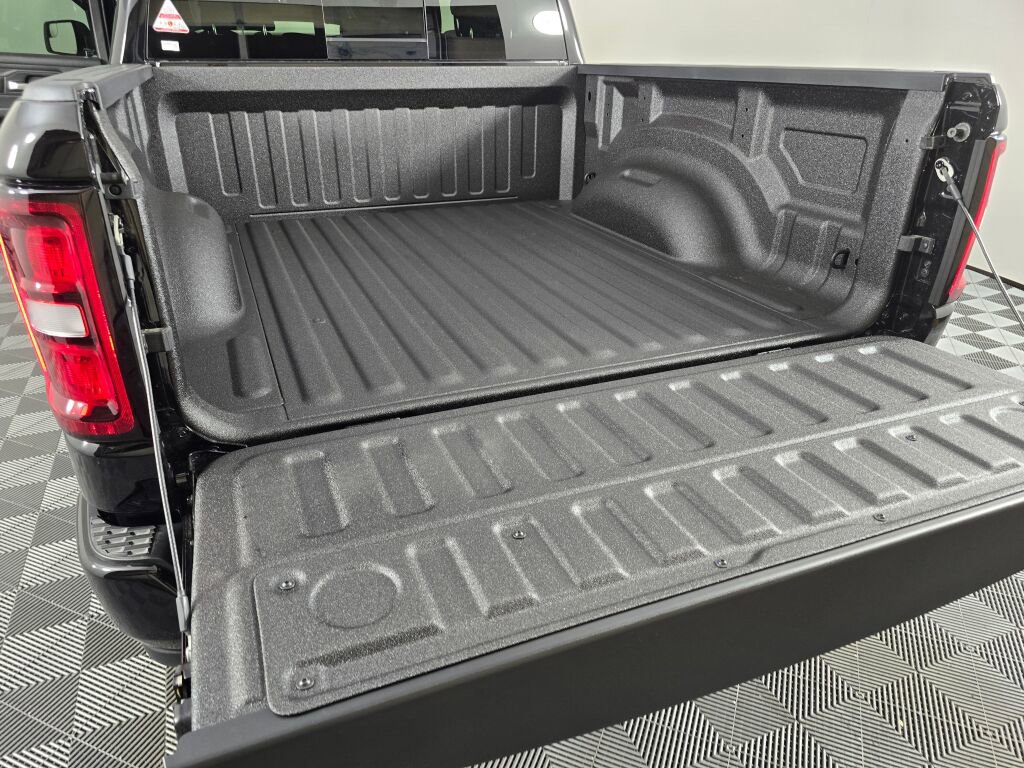 New 2026 RAM 1500 Express AWD/4WD image 15