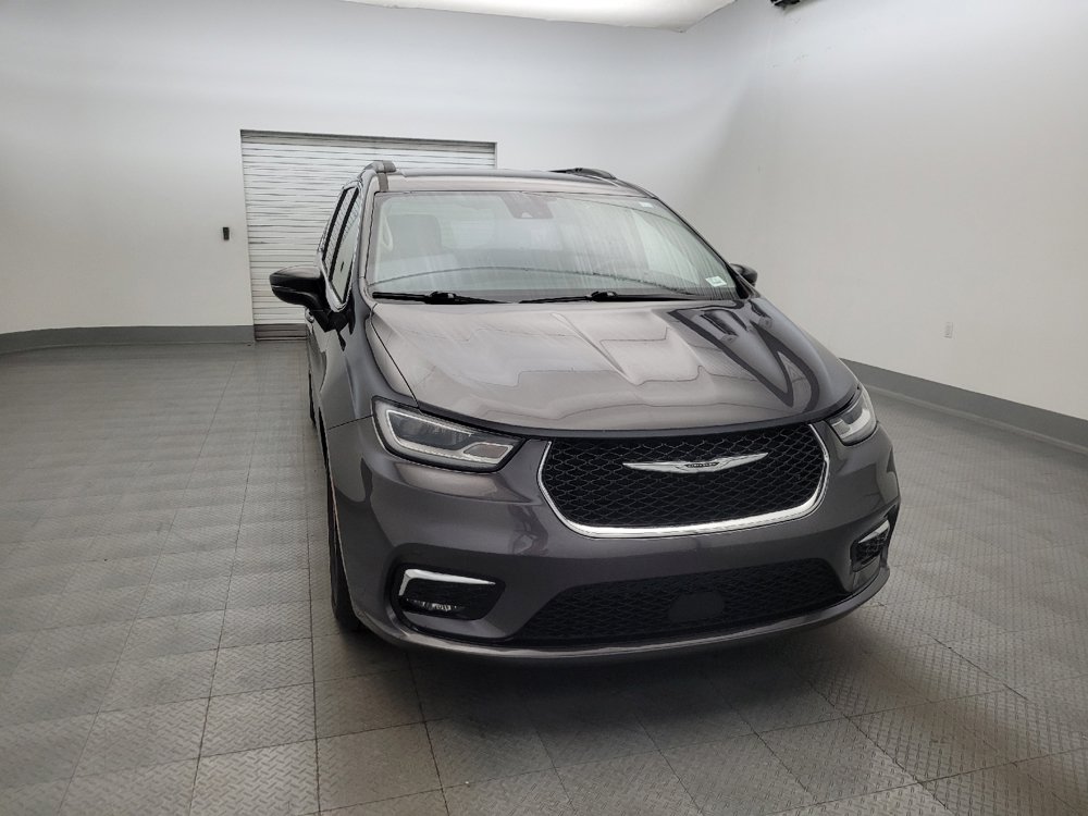 Used 2022 Chrysler Pacifica Touring-L FWD image 14