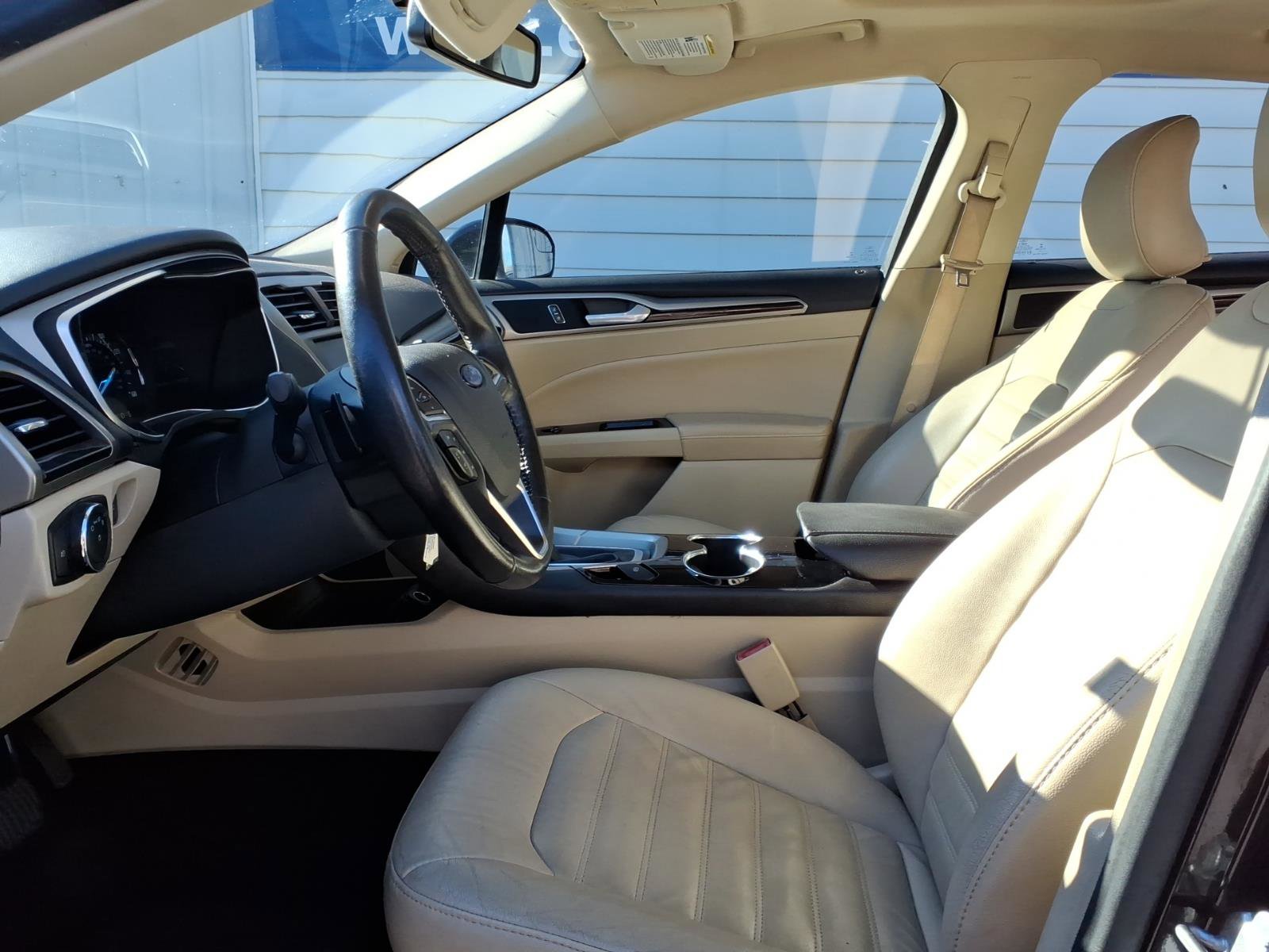 Used 2015 Ford Fusion SE w/ Equipment Group 202A image 8