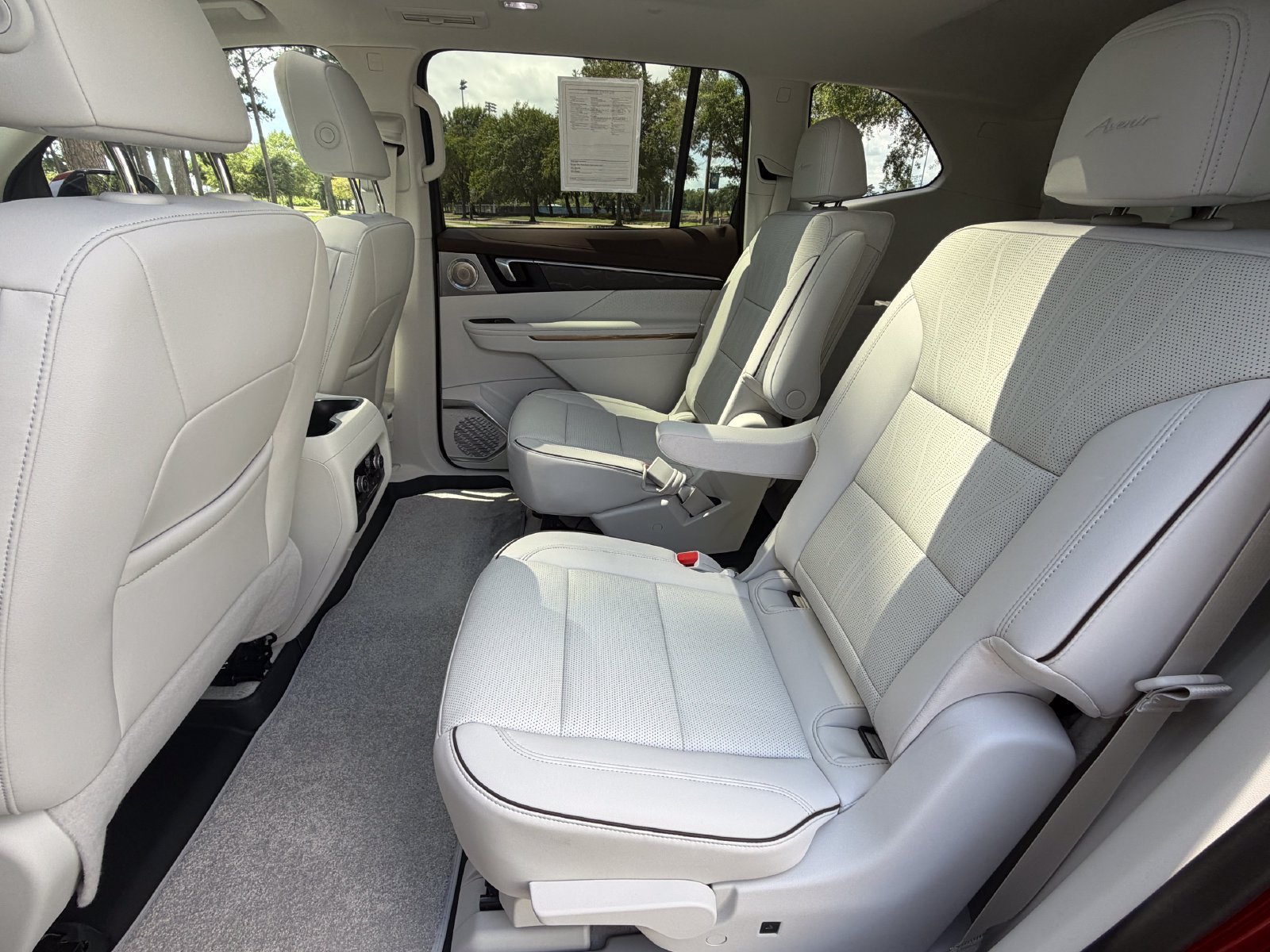 Used 2026 Buick Enclave Avenir w/ Super Cruise Package AWD/4WD image 13