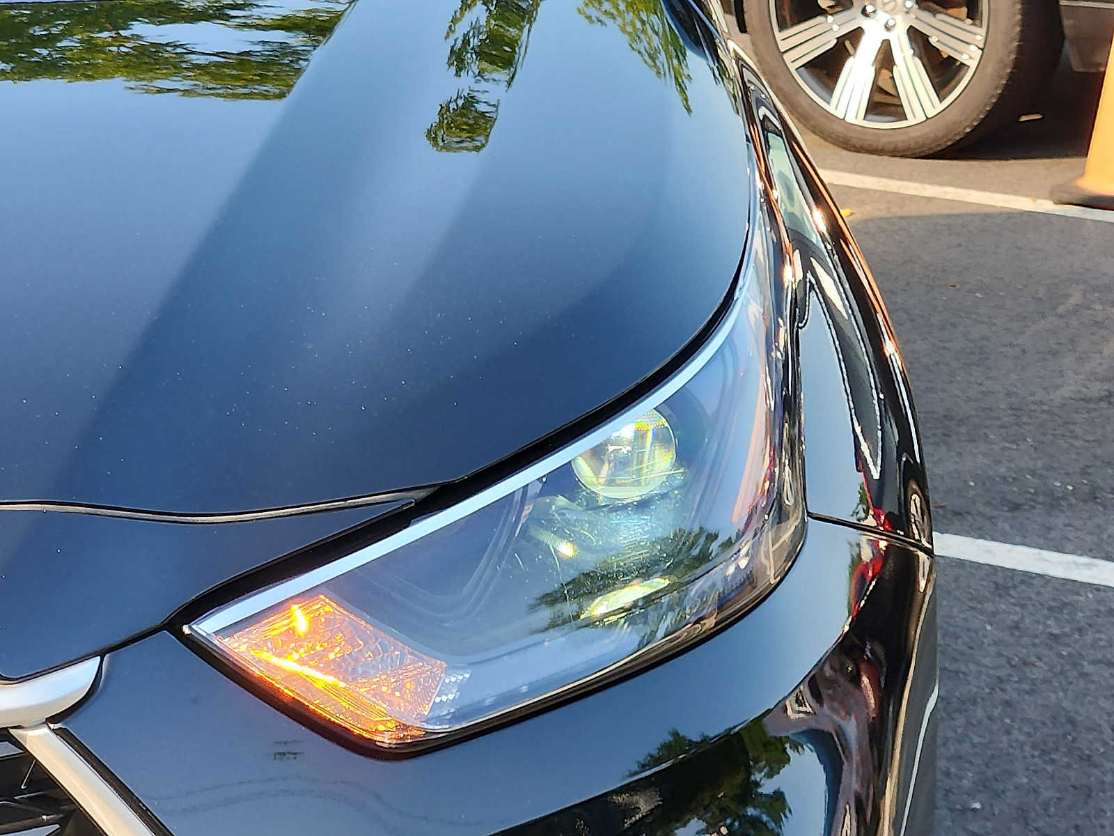 Used 2024 Toyota Highlander LE AWD/4WD image 9