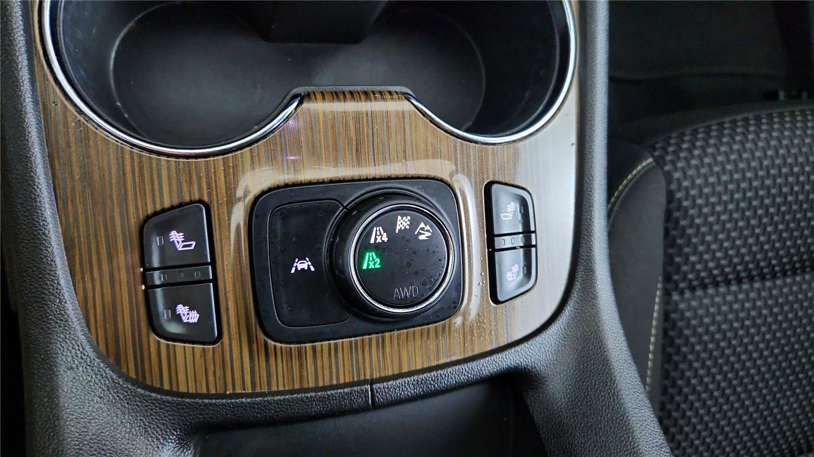 Used 2023 GMC Acadia SLE w/ Driver Convenience Package image 34