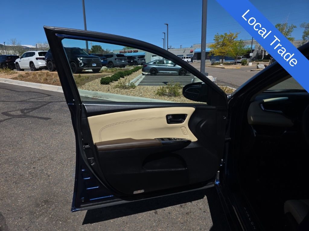 Used 2013 Toyota Avalon Limited w/ Technology Pkg FWD image 9