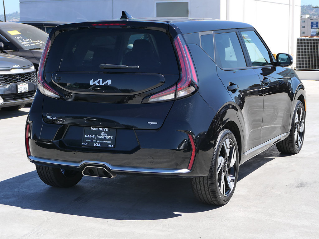 Used 2023 Kia Soul GT-Line FWD image 2