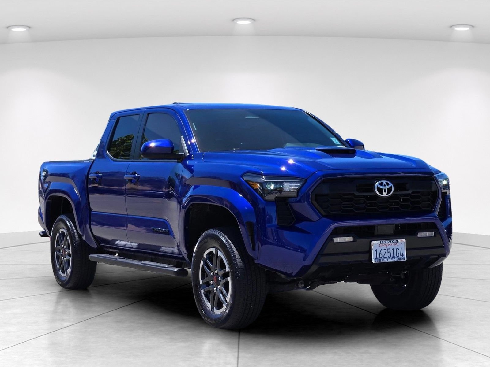 Used 2025 Toyota Tacoma TRD Sport AWD/4WD image 9