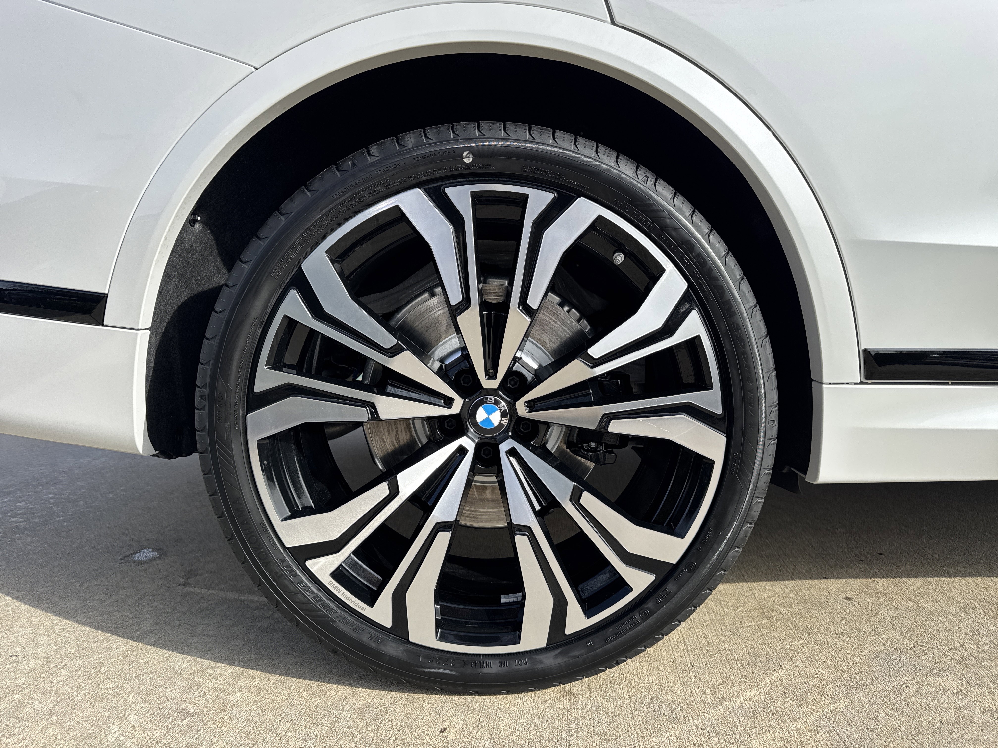 New 2026 BMW X7 xDrive40i w/ Executive Package image 30