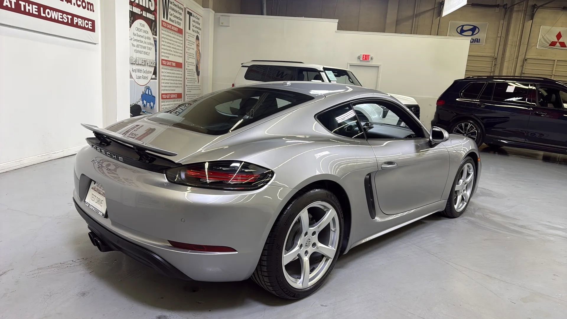 Used 2018 Porsche 718 Cayman image 8