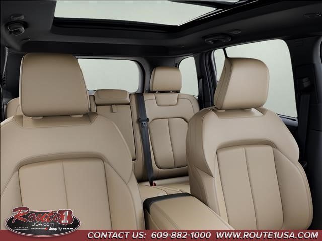New 2026 Jeep Grand Cherokee Limited w/ Luxury Tech Group II AWD/4WD image 27