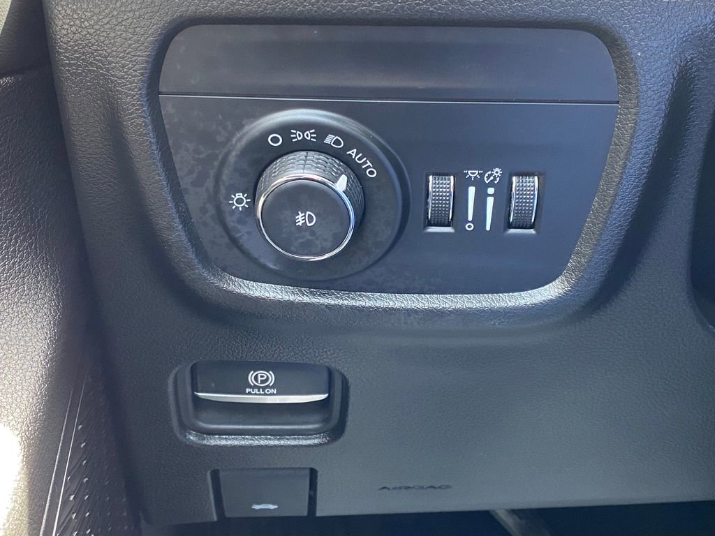 Used 2024 Jeep Grand Cherokee L Limited w/ Luxury Tech Group II AWD/4WD image 30