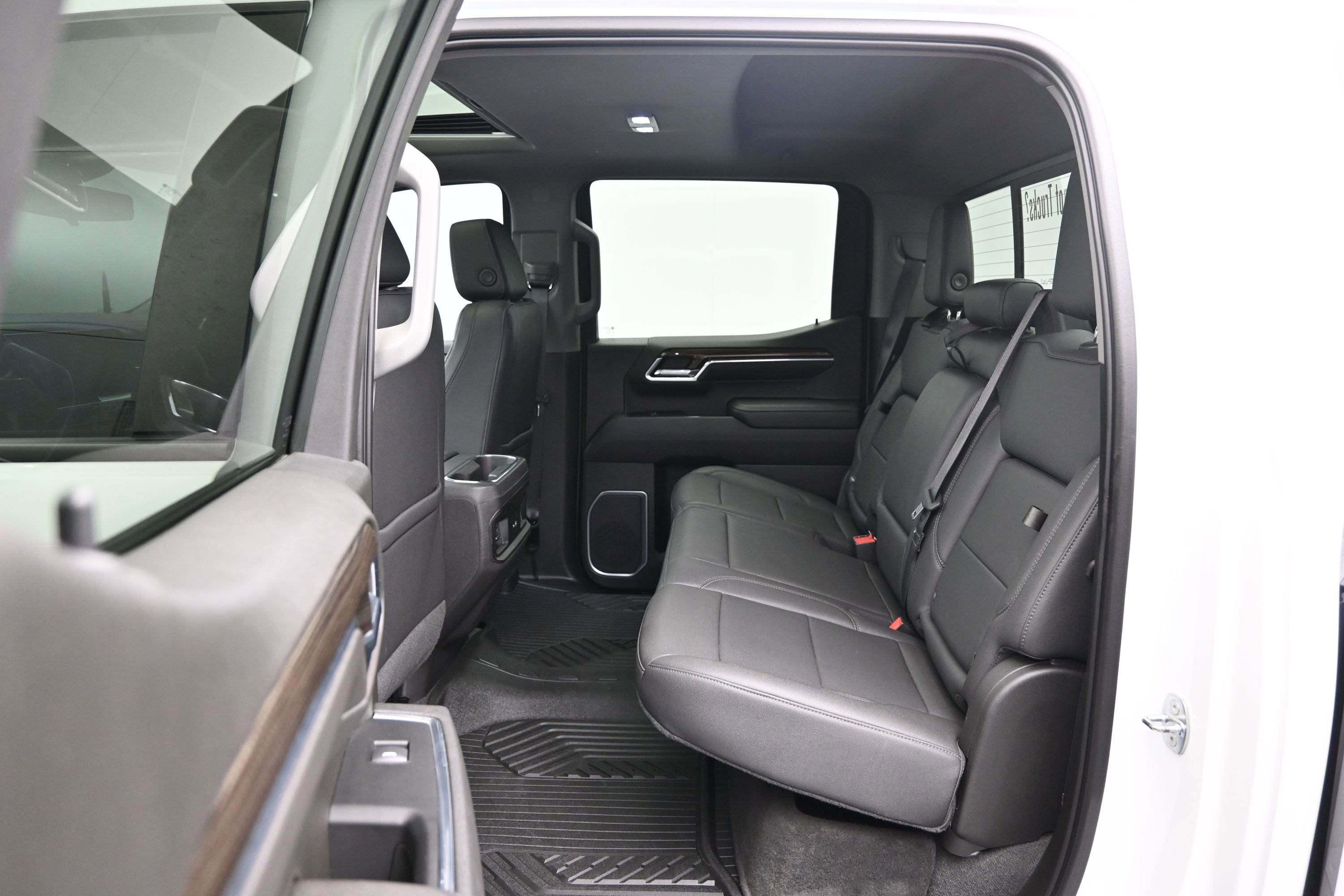 Used 2022 Chevrolet Silverado 1500 LT Trail Boss w/ LT Trail Boss Premium Package AWD/4WD image 11