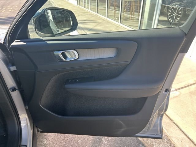 Certified 2025 Volvo XC40 B5 Plus image 13