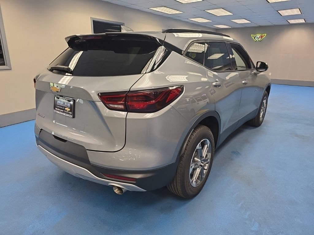 Certified 2024 Chevrolet Blazer LT w/ Convenience Package FWD image 3