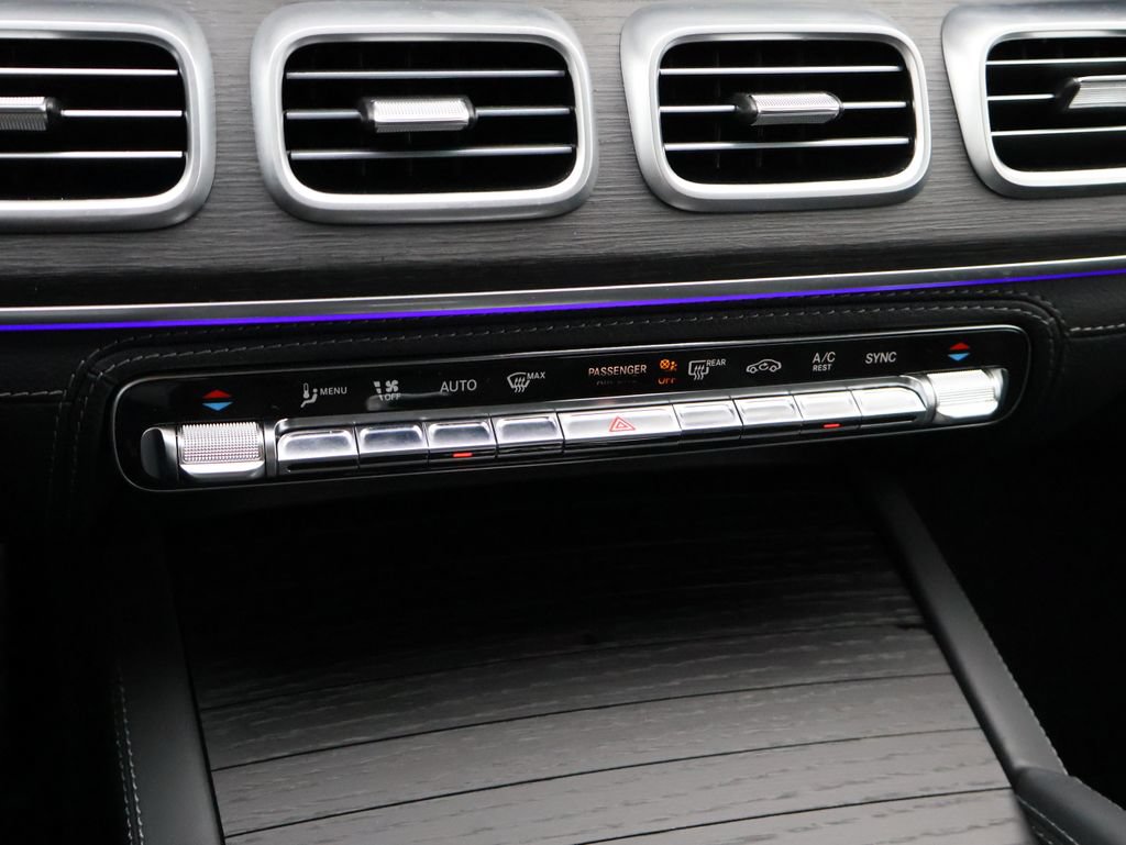 Used 2024 Mercedes-Benz GLS 580 4MATIC image 18