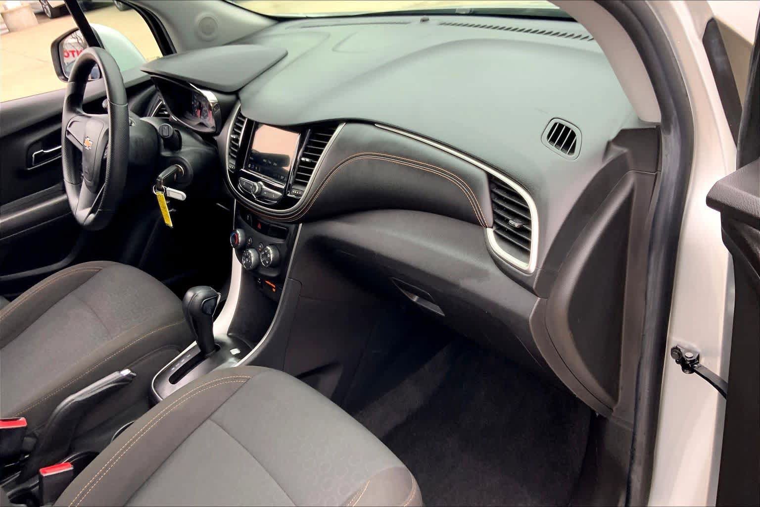 Used 2018 Chevrolet Trax LS FWD image 19