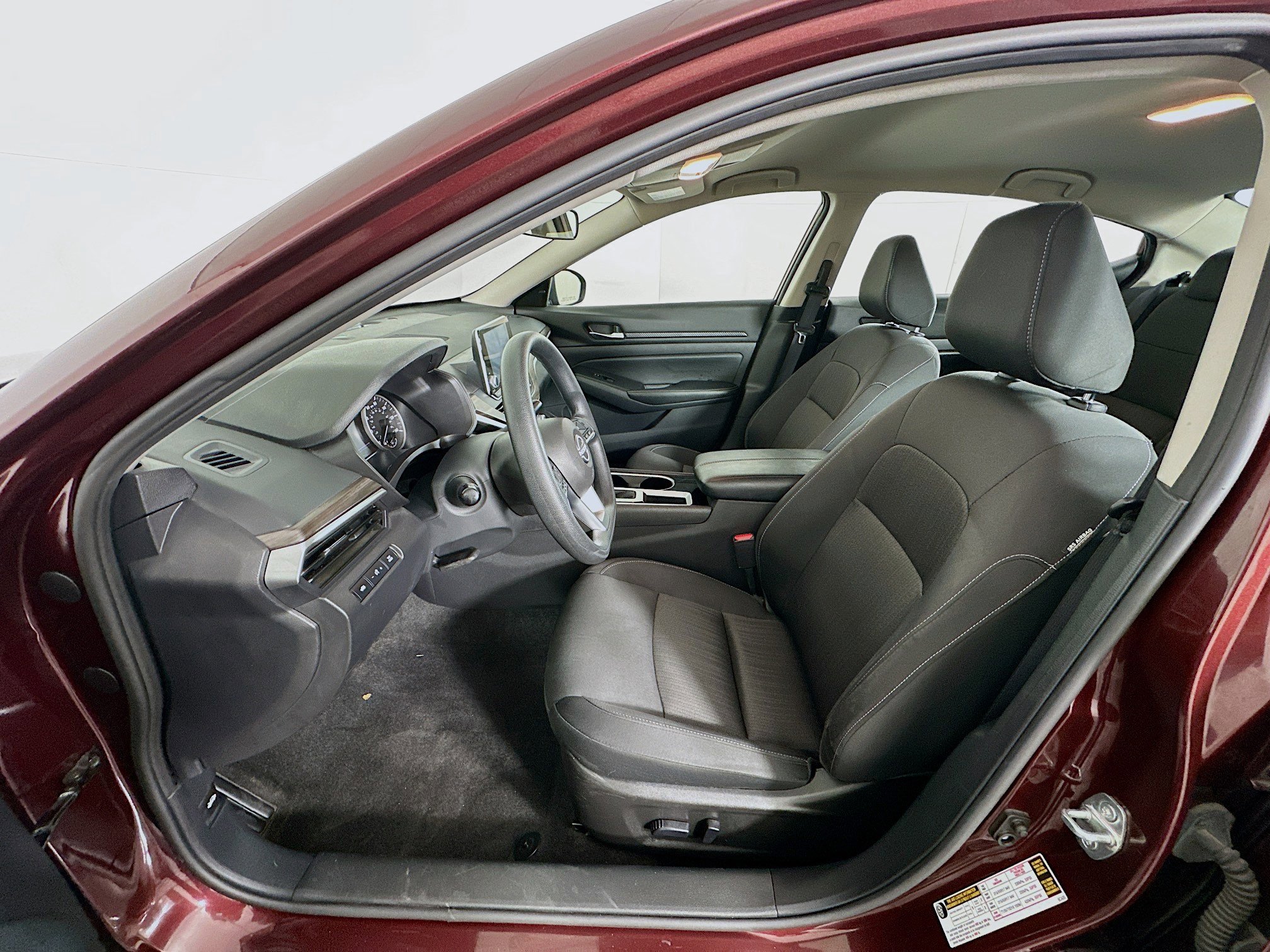 Used 2024 Nissan Altima 2.5 SV image 13