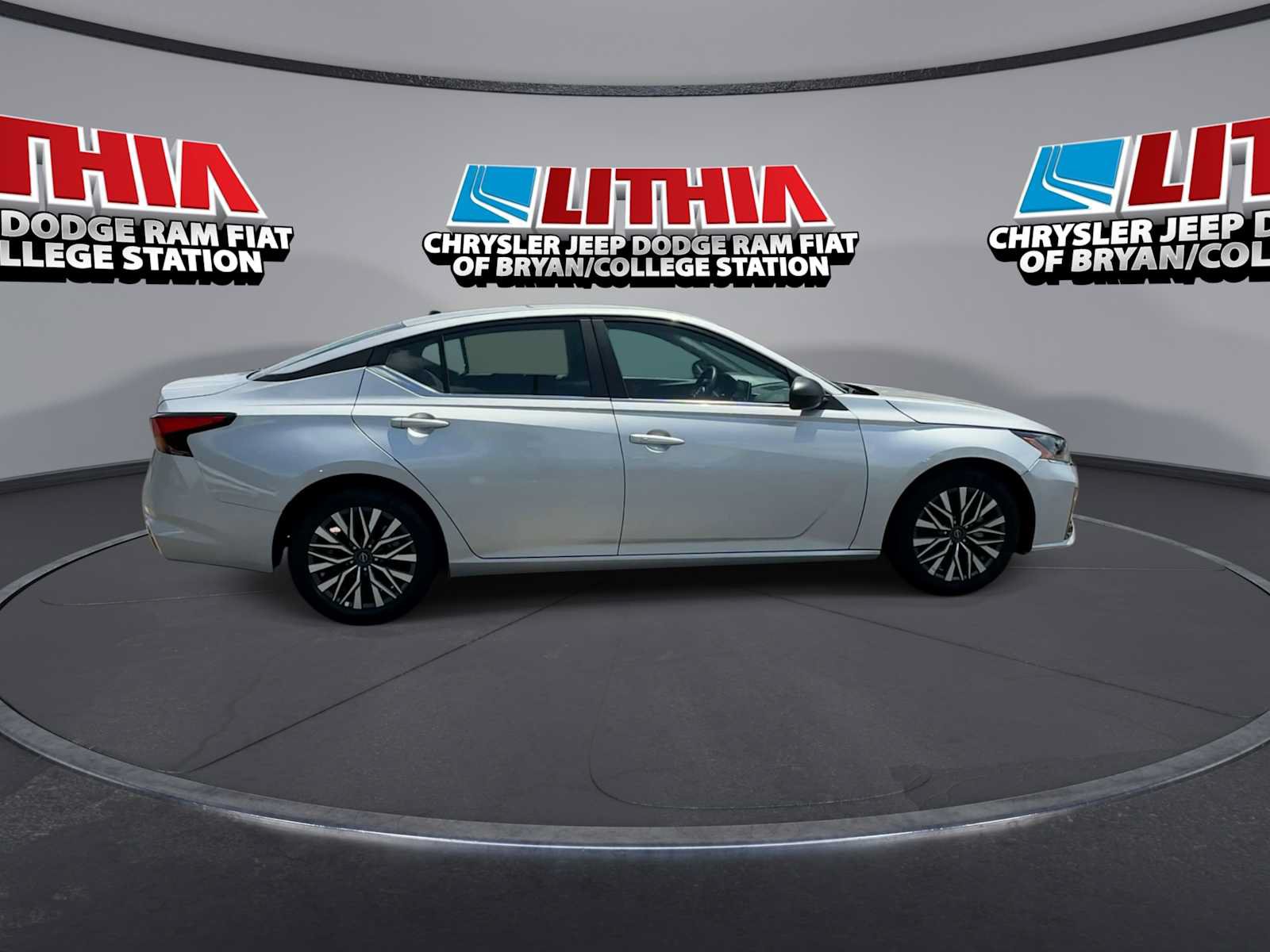 Used 2026 Nissan Altima 2.5 SV FWD image 9