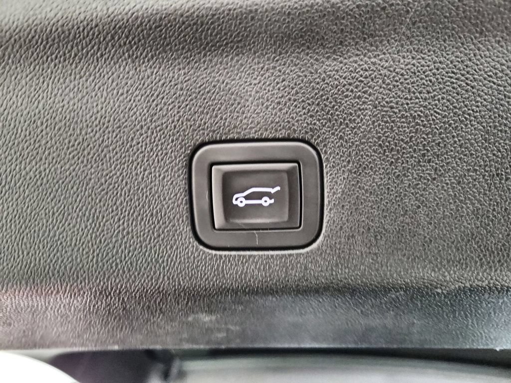 Used 2025 Chevrolet Suburban Z71 w/ Z71 Off-Road Package AWD/4WD image 25