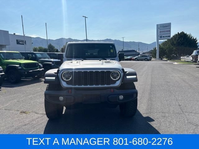 Used 2024 Jeep Wrangler Unlimited Rubicon AWD/4WD image 3