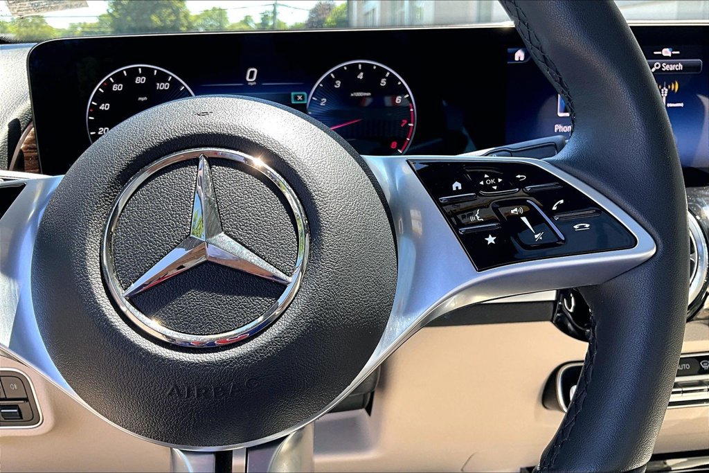 Used 2026 Mercedes-Benz GLB 250 4MATIC image 21