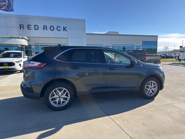 Used 2023 Ford Edge SEL w/ Convenience Package image 3