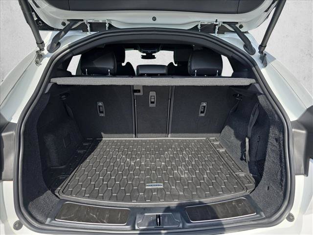 Certified 2024 Jaguar E-PACE R-Dynamic SE AWD/4WD image 12