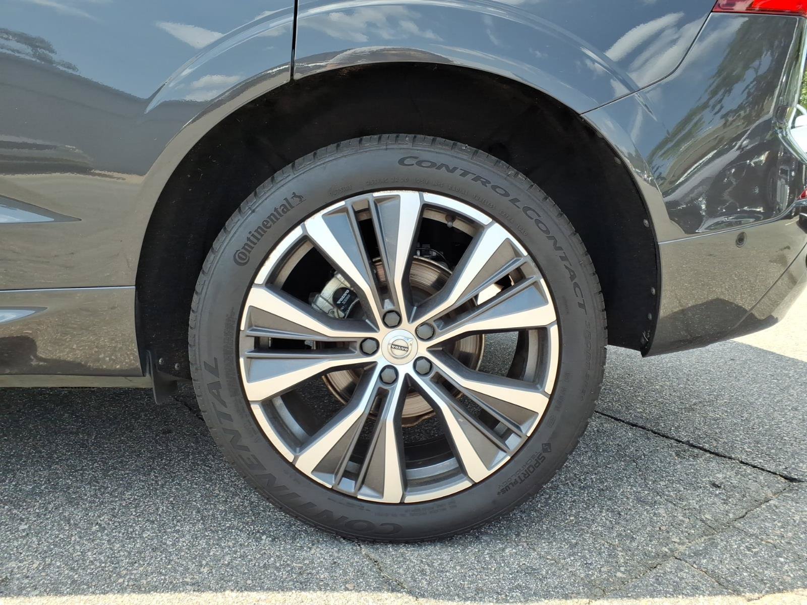 Used 2022 Volvo XC60 B5 Momentum w/ Advanced Package FWD image 22
