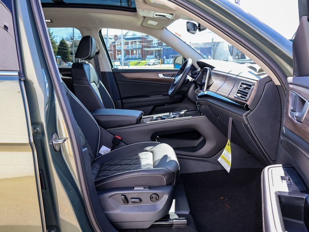 New 2026 Volkswagen Atlas SEL Premium R-Line image 32