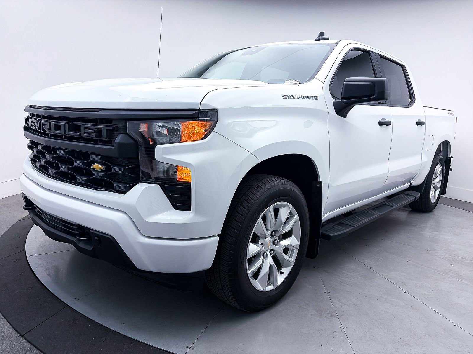 Used 2023 Chevrolet Silverado 1500 Custom image 11