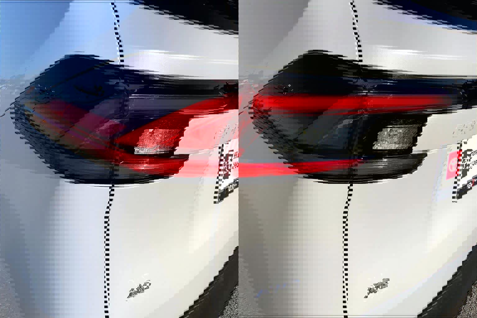 Used 2025 Toyota Grand Highlander AWD image 27