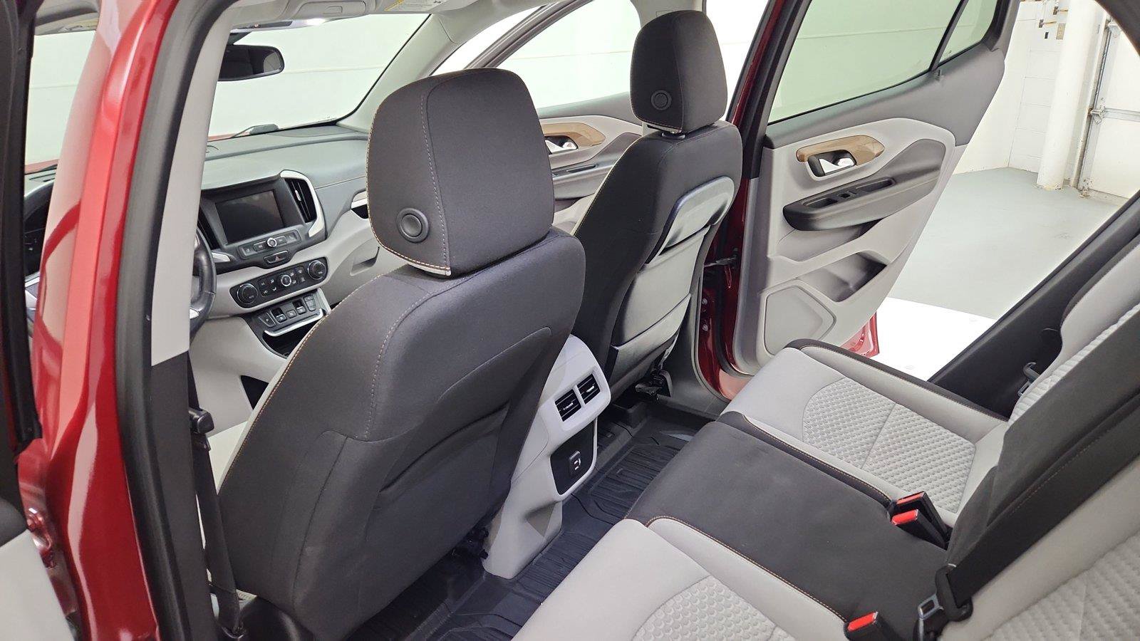Used 2020 GMC Terrain SLE w/ Driver Convenience Package FWD image 44