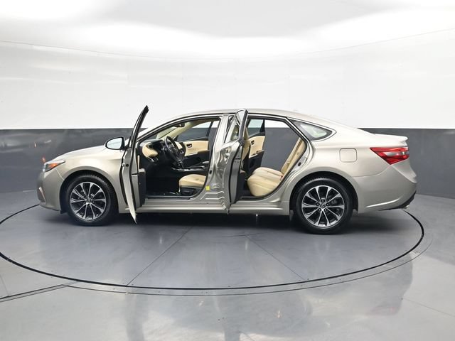 Used 2016 Toyota Avalon XLE Premium FWD image 41