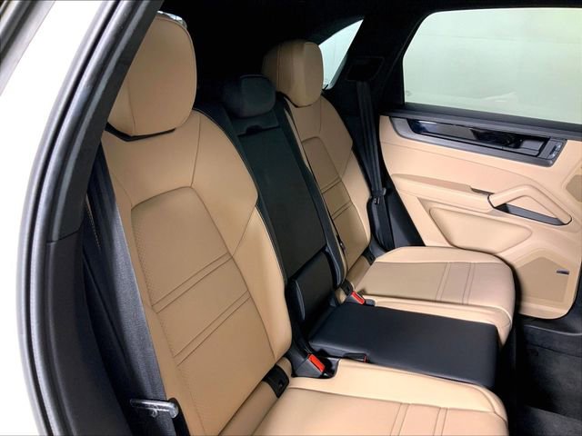 Used 2025 Porsche Cayenne GTS image 23