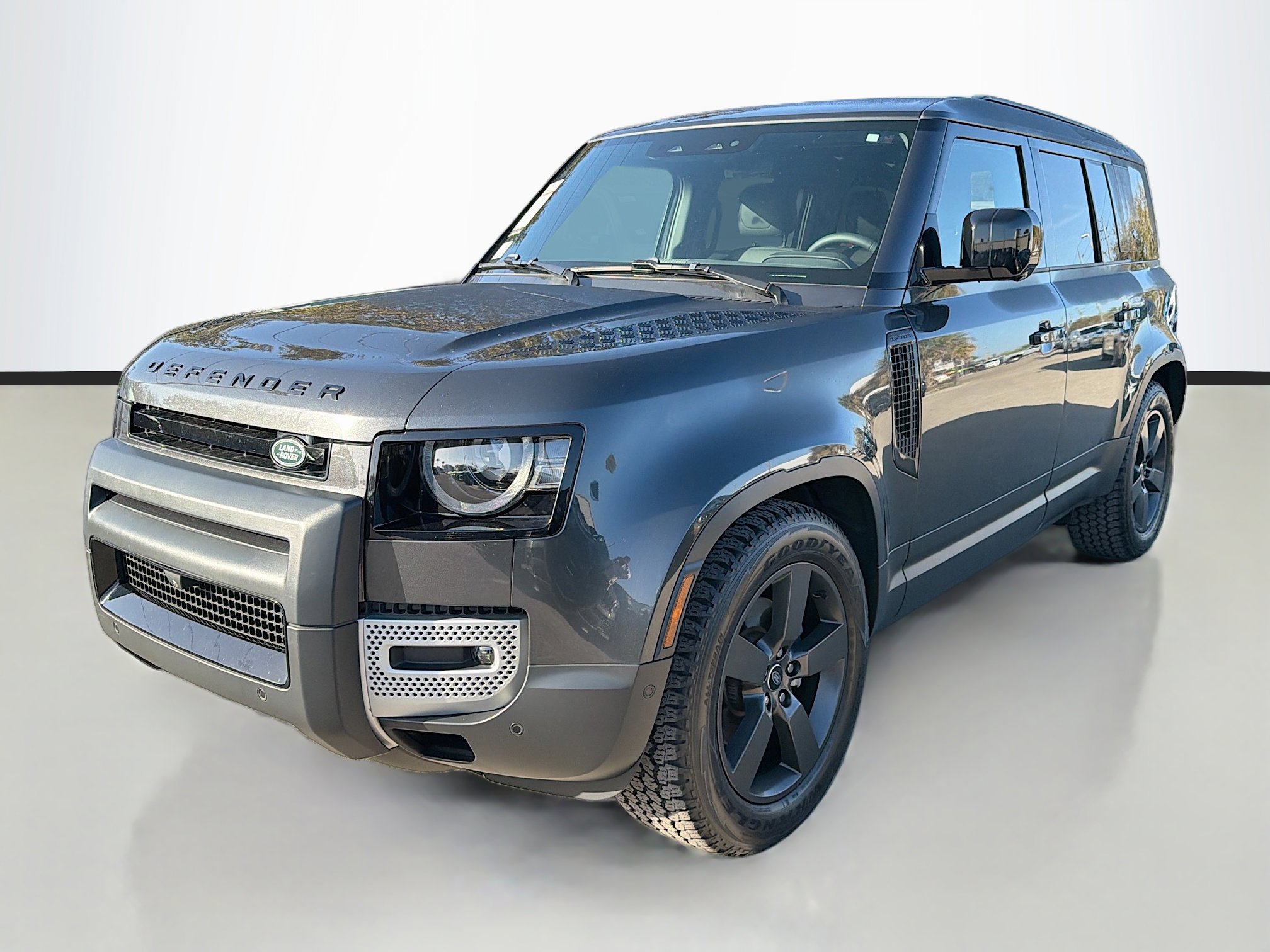 Used 2024 Land Rover Defender 110 S image 7