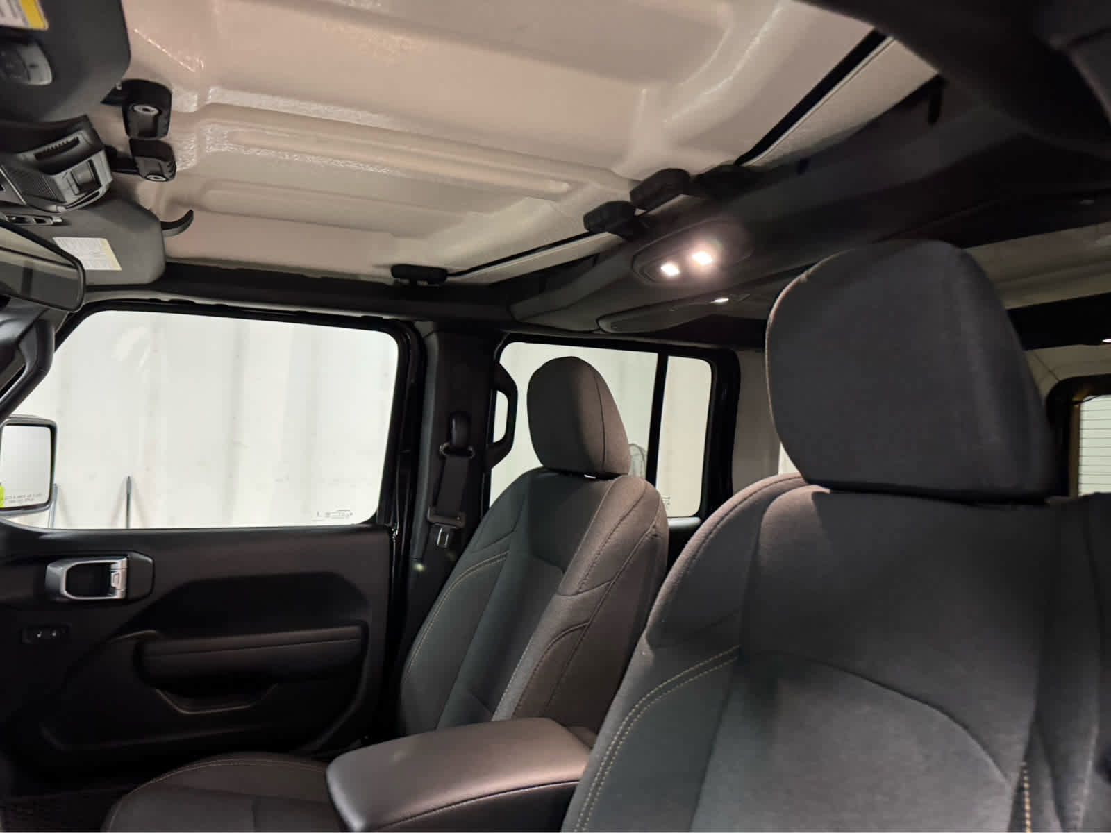 Used 2024 Jeep Wrangler Sport S image 16