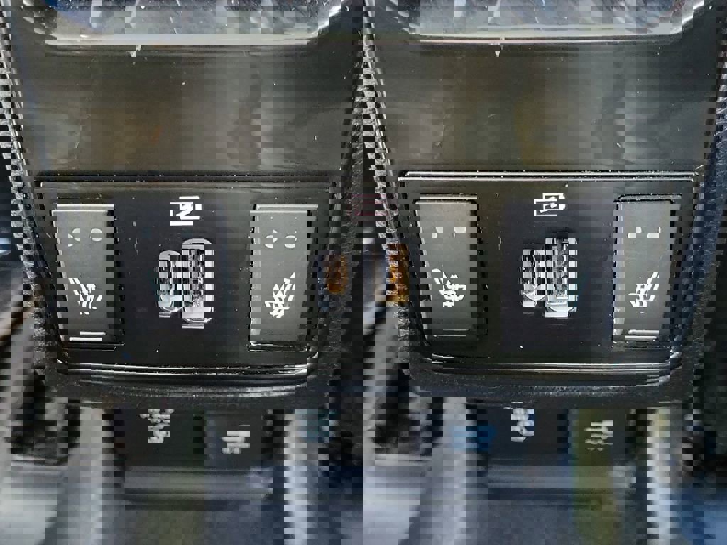 Used 2022 Jeep Compass Limited w/ Elite Group image 16