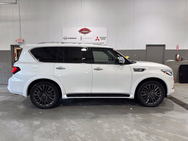 Used 2023 INFINITI QX80 Sensory w/ All-Season Package AWD/4WD image 3