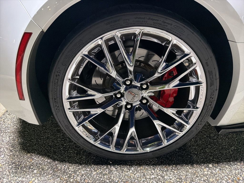 Used 2016 Chevrolet Corvette Z06 w/ Battery Protection Package image 8