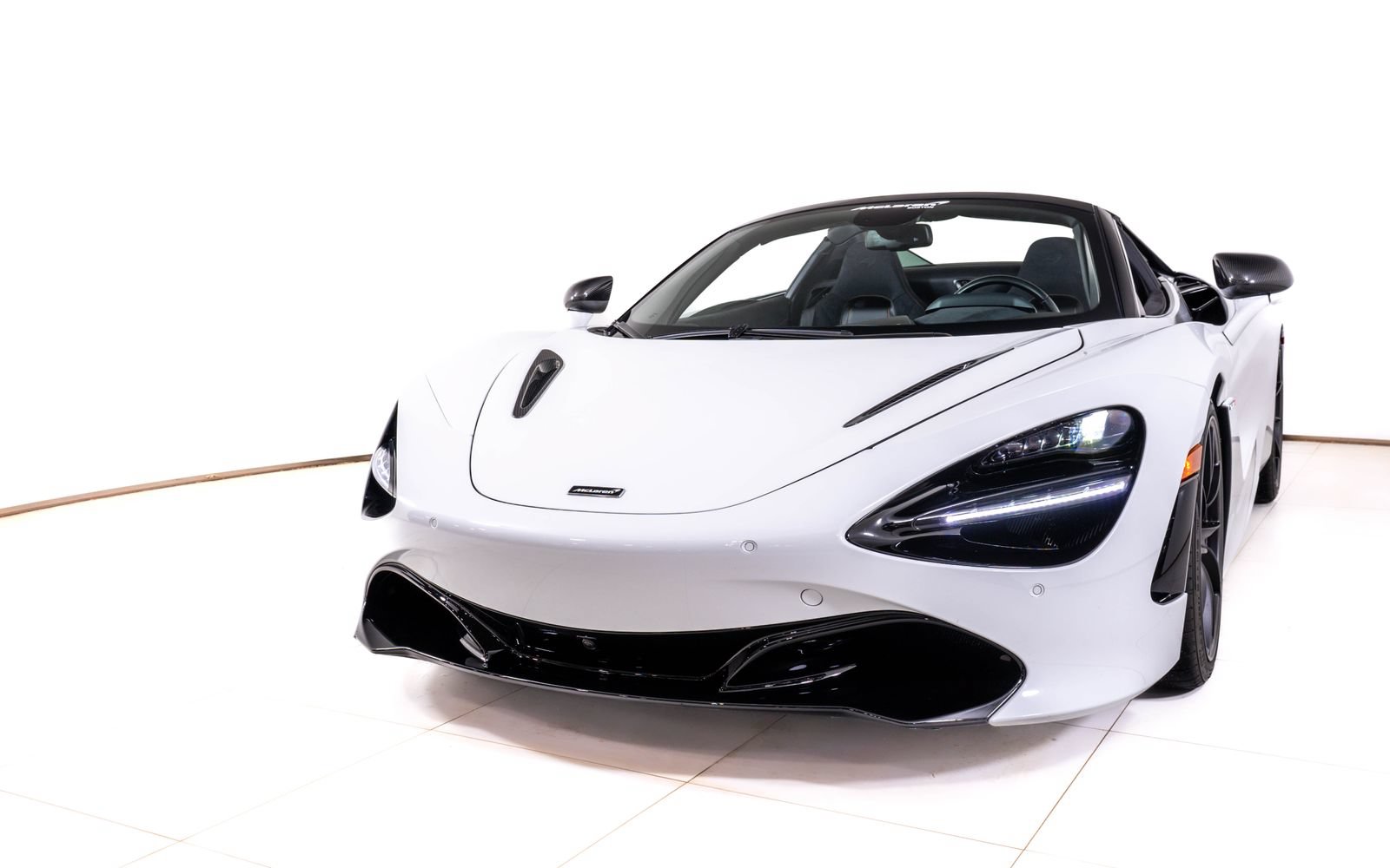 Used 2021 McLaren 720S Performance RWD image 12