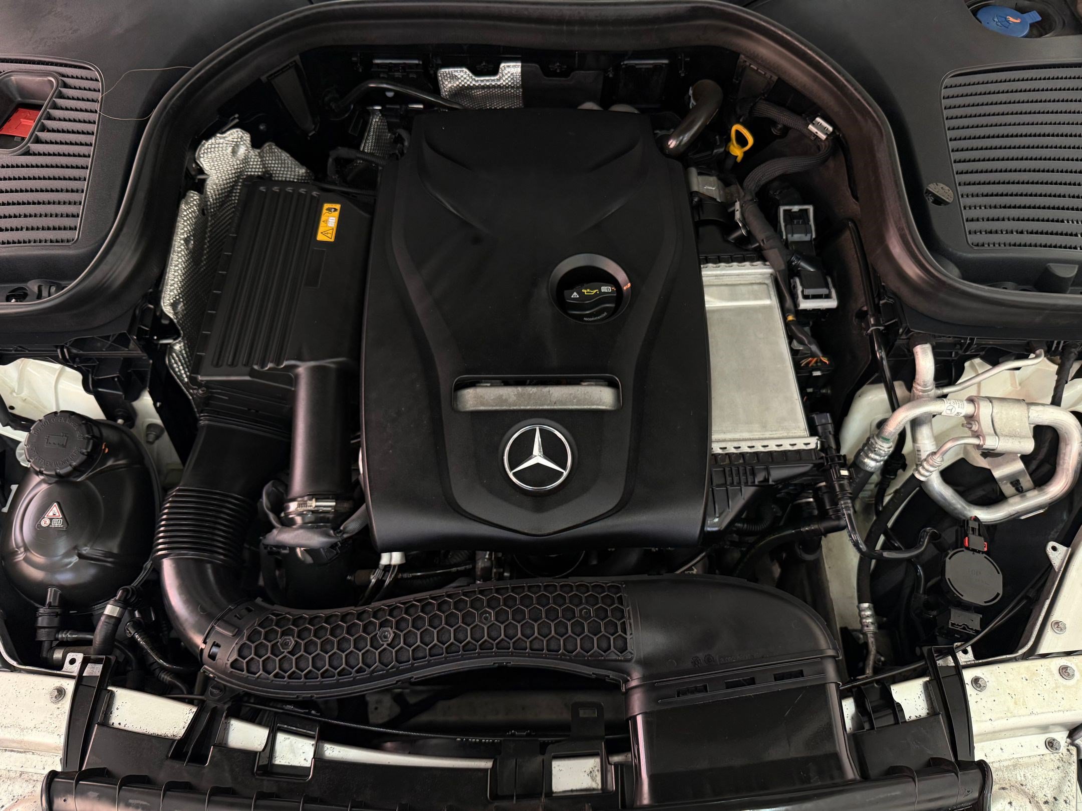 Used 2019 Mercedes-Benz GLC 300 4MATIC image 32