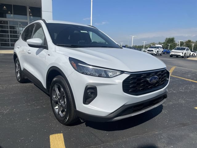 Used 2025 Ford Escape ST-Line Select AWD/4WD image 10