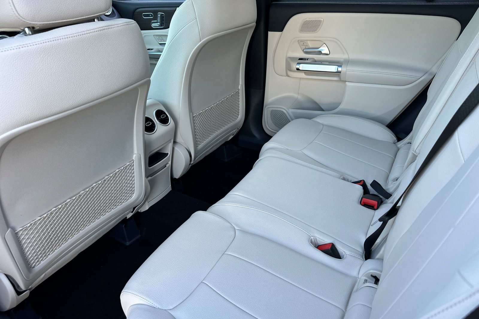 New 2026 Mercedes-Benz GLB 250 4MATIC image 12