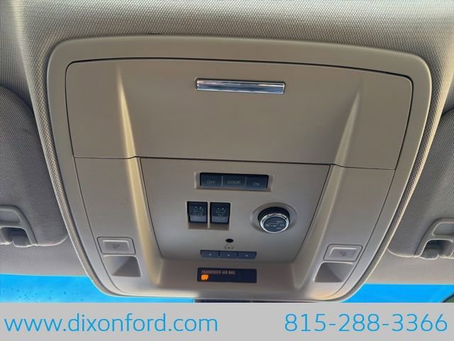 Used 2015 Chevrolet Suburban LT w/ Luxury Package image 17