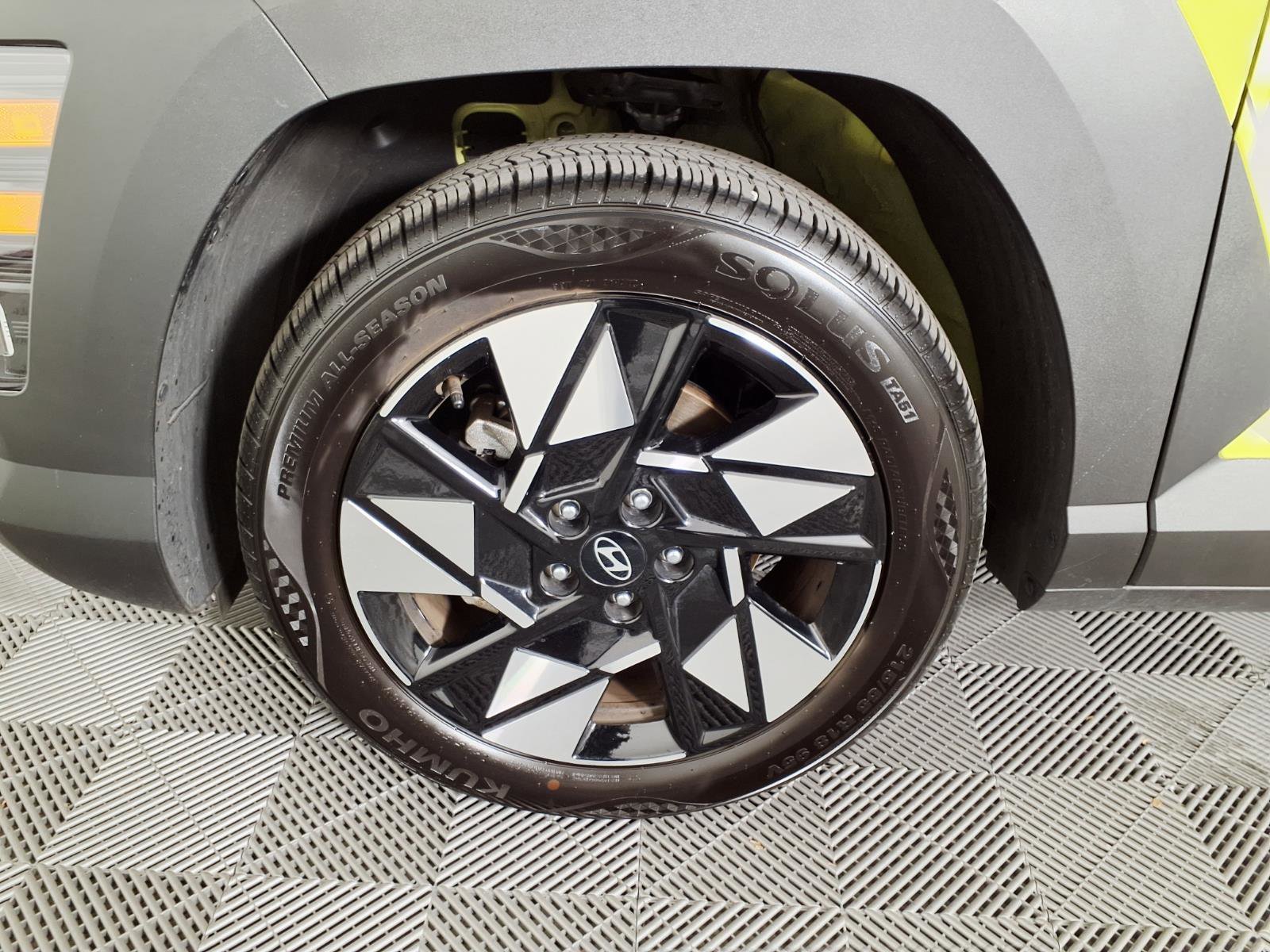 Certified 2025 Hyundai Kona SEL image 7