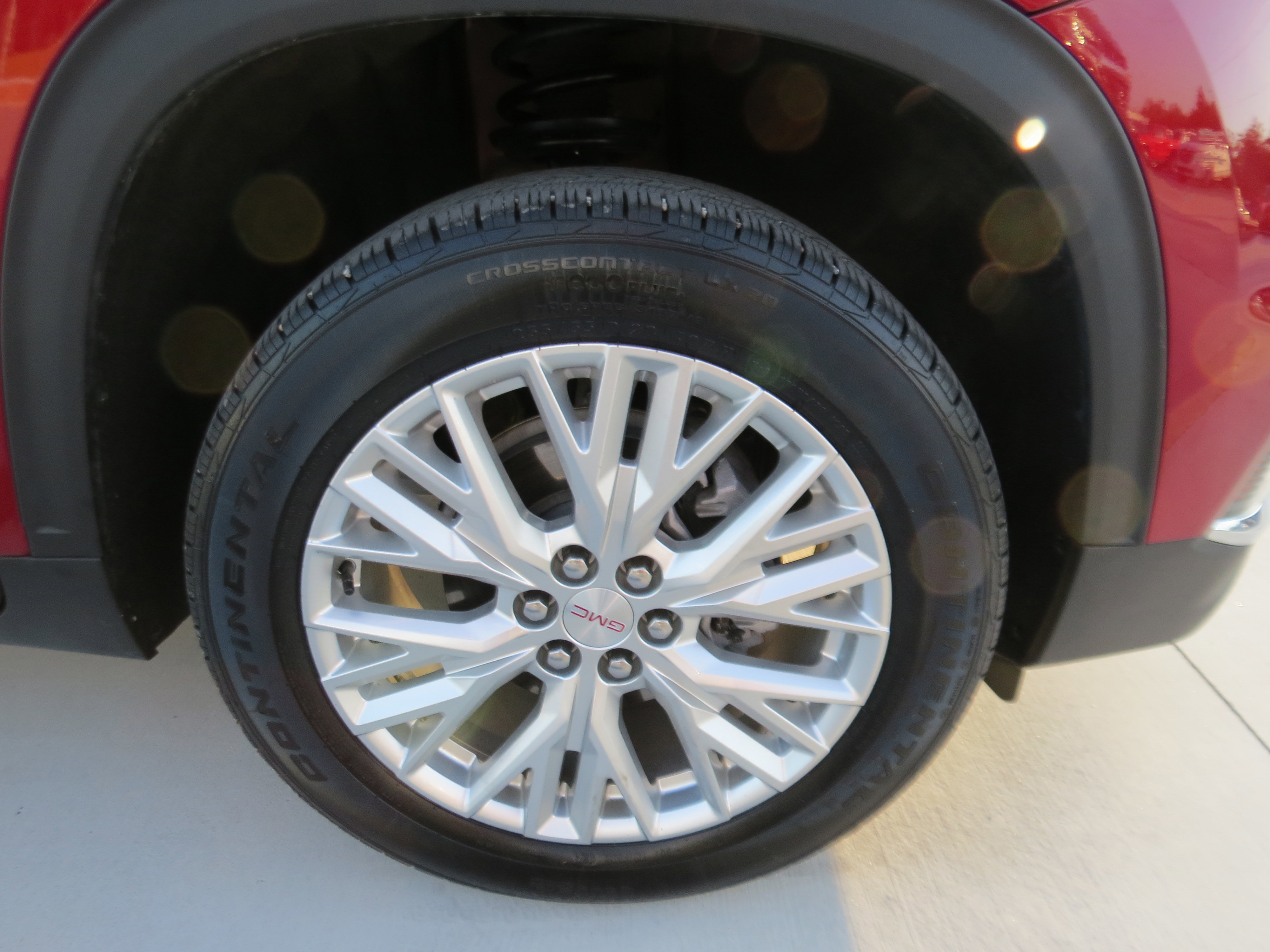 Used 2024 GMC Acadia Elevation image 9