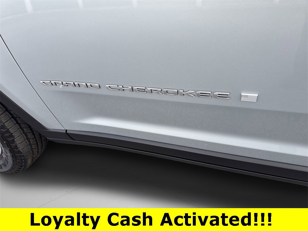 New 2025 Jeep Grand Cherokee Laredo w/ Trailer Tow Package image 26