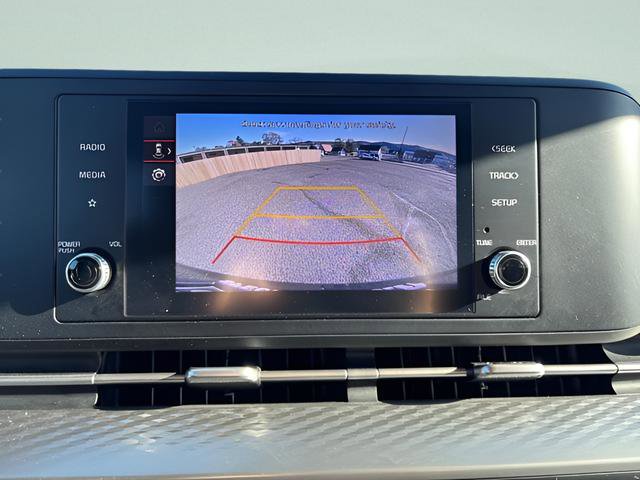 Used 2024 Kia Carnival LX image 21