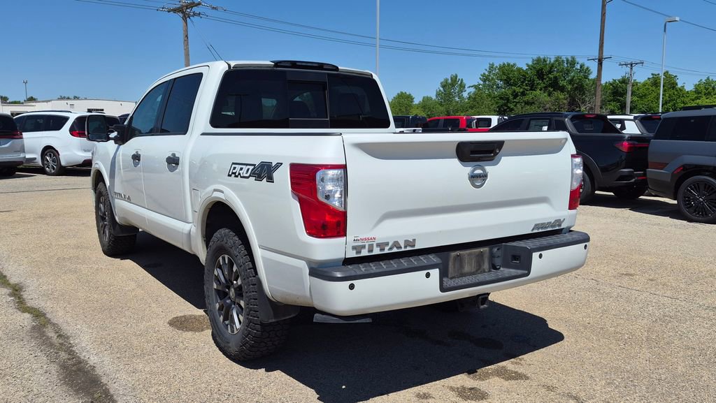 Used 2018 Nissan Titan PRO-4X w/ Pro-4x Convenience Package AWD/4WD image 4