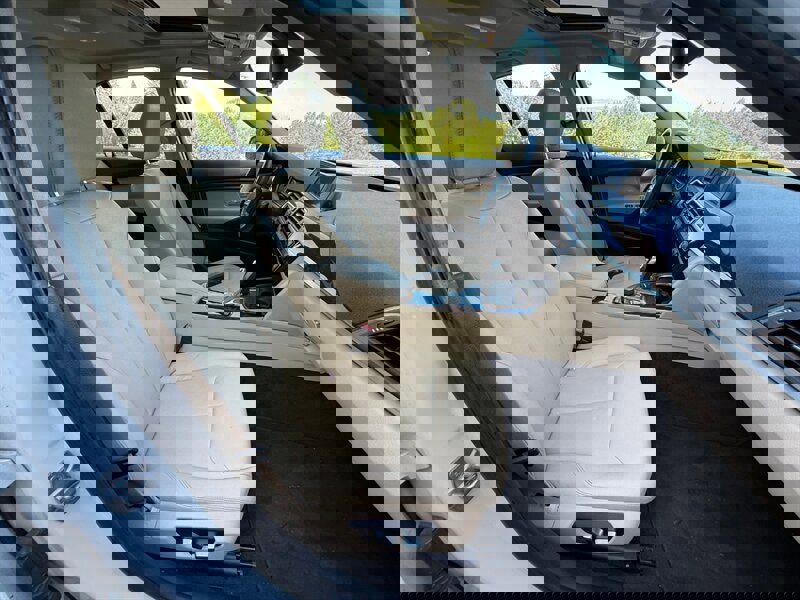 Used 2017 BMW 320i Sedan image 10